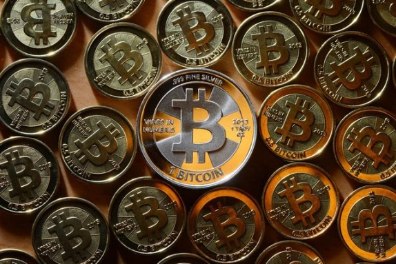 快来瞧瞧！比特币交易市场（比特币交易市场动态分析与投资趋势预测）